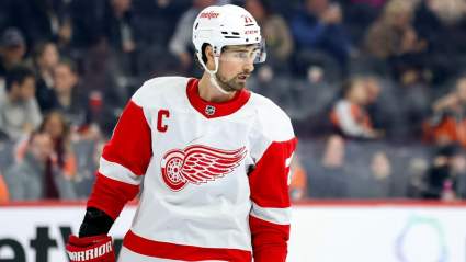 Los Red Wings se quedan con opciones limitadas tras la lesión de Dylan Larkin