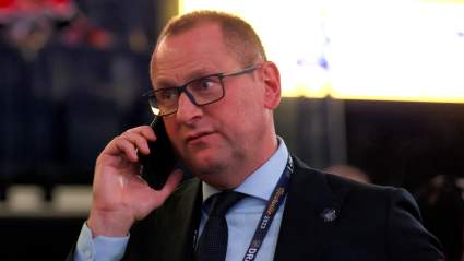 Instan a los Maple Leafs a romper lazos con el veterano estrella.