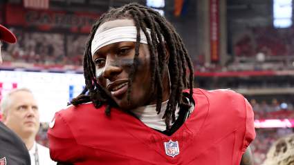 Los Eagles fichan a un exjugador de primera ronda por 40 millones de dólares en un contrato "explosivo".