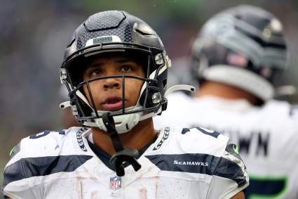 Los Seahawks reciben noticias alentadoras sobre la lesión de Zach Charbonnet.