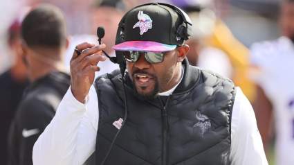 El Pro Bowler de los Vikings critica a Brian Flores en medio de su inminente liberación