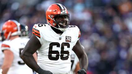 Los Patriots fichan a un liniero "atlético y corpulento" para reforzar su plantilla: Informe