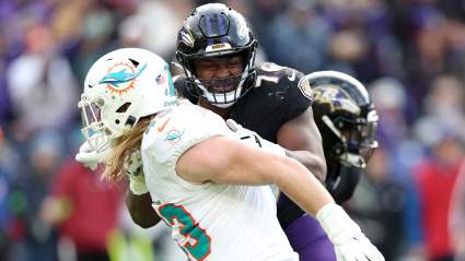 Los Ravens pagan 30 millones de dólares para recuperar a un titular que jugará 17 juegos