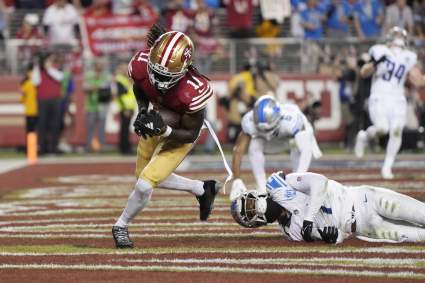 Los 49ers no tienen prisa por desprenderse del receptor abierto descontento y aún esperan un traspaso.