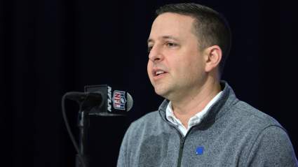 Los Patriots revolucionan la línea ofensiva con un intercambio repentino con los Bears: Informe