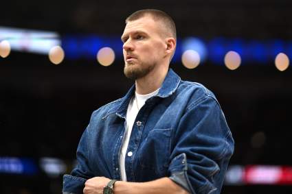 Los Golden State Warriors anuncian el estado de Kristaps Porzingis para el partido contra los Celtics.