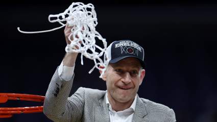 El director deportivo de Alabama, Greg Byrne, desmiente los rumores sobre la posible incorporación de Nate Oats como entrenador: "No me voy a ir a ninguna parte".