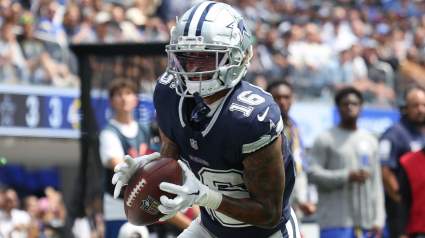 El ex receptor de los Cowboys causa sensación en su debut en la UFL.