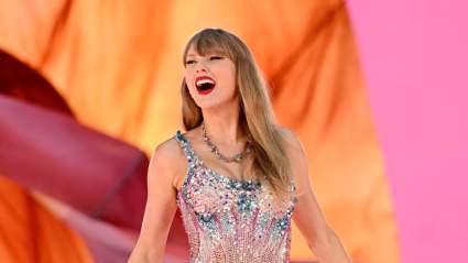 Taylor Swift recibe buenas noticias sobre su carrera a medida que se acerca su boda con Travis Kelce.