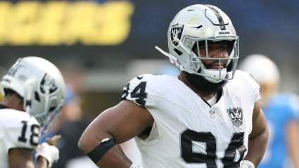 Adam Schefter se enfrenta a críticas por un informe cuestionable sobre Christian Wilkins.