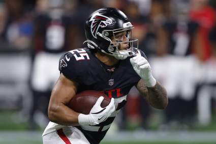 El fichaje de un agente libre por 12 millones de dólares por parte de los Cardinals es calificado de decisión desconcertante.