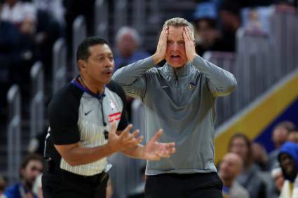 ÚLTIMA HORA: Jugador de los Golden State Warriors abandona el partido contra los Nuggets por lesión.