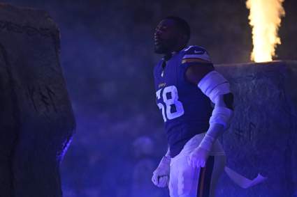 Los Eagles intercambian interés por un veterano de 38 capturas y 76 millones de dólares que gana impulso.