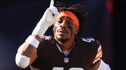 El defensor de los Browns, titular en 18 partidos, se marcha en busca de una nueva oportunidad en la AFC.