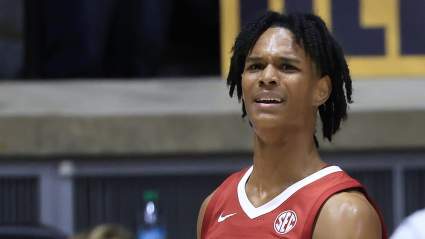 La estrella de Alabama, Aden Holloway, se enfrenta repentinamente a una pena de prisión que podría cambiar su carrera antes del March Madness.