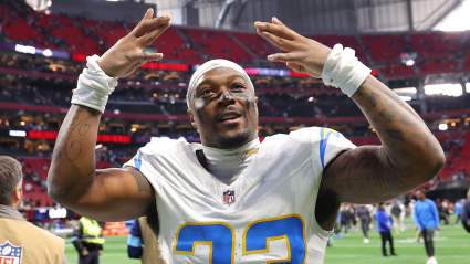 El ex titular de los Ravens en 16 partidos firma un nuevo contrato con un rival de la AFC.