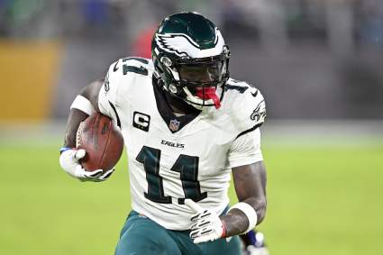 Los Rams se retiran de las negociaciones por AJ Brown debido a una importante señal de alerta.