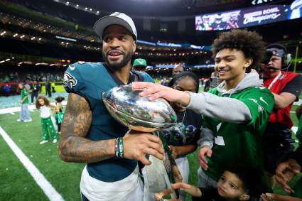 El ex campeón del Super Bowl de los Eagles, seis veces seleccionado para el Pro Bowl, hace un importante anuncio sobre su carrera.