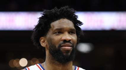 Los Philadelphia 76ers anuncian el estado de Joel Embiid para el partido contra los Bulls.