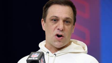 El gerente general de los Chiefs, Brett Veach, revela las posiciones que se están considerando para la selección número 9 del draft.