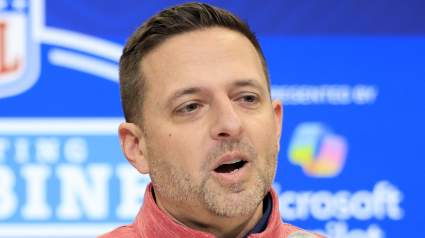 Informe: Los Patriots buscan hipotecar el futuro para los intercambios de superestrellas