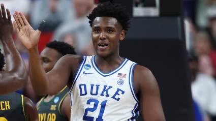 El Duke Center recibe noticias sobre lesiones junto con Caleb Foster