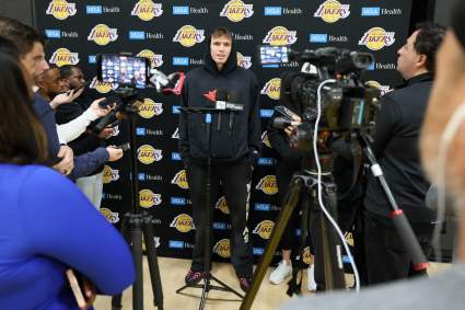 Los Lakers anuncian el movimiento de Dalton Knecht en su plantilla antes del partido contra los Timberwolves