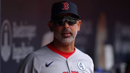 El mánager de los Boston Red Sox, Alex Cora, da una pista sutil sobre una decisión crucial para el día inaugural.