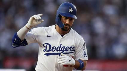 Bateador estrella de los Cubs recibe preocupante actualización ante inminentes recortes en el roster