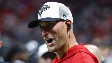 Los Rams traspasaron al ex mariscal de campo de los Falcons, Kirk Cousins, en la agencia libre.