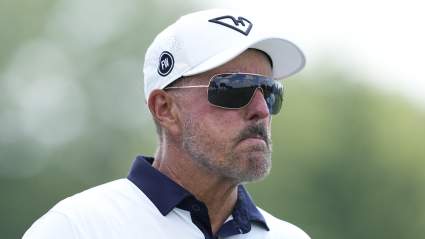 La última apuesta de Phil Mickelson se acerca al desastre