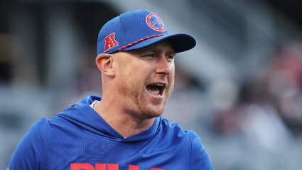 Los Bills reciben críticas por despedir a un jugador veterano que firmó rápidamente un nuevo contrato.