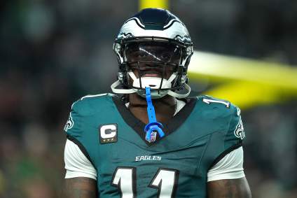 AJ Brown de los Eagles recibe importante actualización sobre intercambio de Adam Schefter
