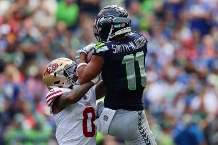 Jaxon Smith-Njigba, de los Seahawks, busca pelea con la secundaria de los 49ers.