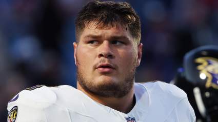 Rival de la AFC se roba a la estrella de los Ravens, Tyler Linderbaum, con un contrato récord de 81 millones de dólares.