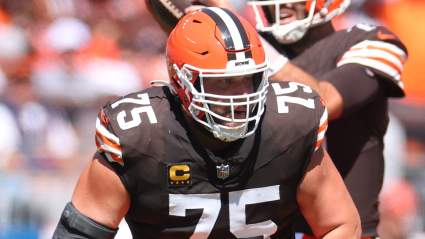 La leyenda de los Browns tiene un arma secreta para evitar que Joel Bitonio se retire