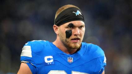 El presidente de los Lions anuncia la noticia sobre Aidan Hutchinson.