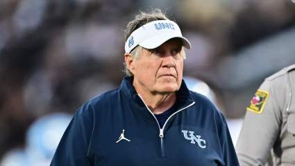 Una leyenda de UNC lanza un mensaje críptico sobre Bill Belichick y toma una decisión sobre el juego de primavera