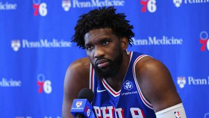 Joel Embiid anuncia una lesión grave tras el partido entre los 76ers y los Bulls.