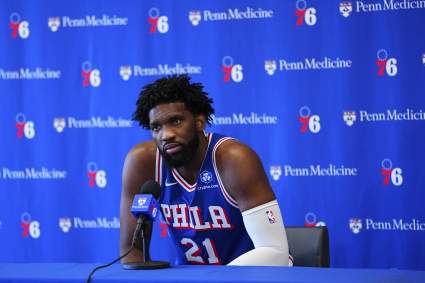 Los Philadelphia 76ers anuncian la incorporación de Joel Embiid antes del partido contra los Jazz.