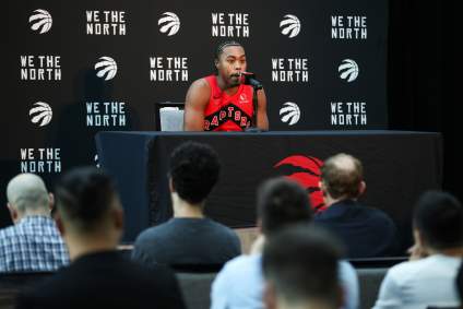 Los Toronto Raptors anuncian a Scottie Barnes antes del partido contra los Suns