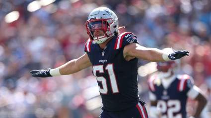 El linebacker de los Patriots, con capacidad para realizar 81 tacleadas, se une a un equipo de la NFC Oeste con un contrato de dos años.