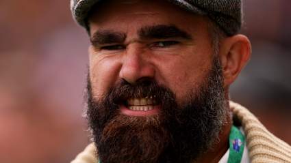 La leyenda de los Eagles, Jason Kelce, recibe una importante noticia sobre su carrera.