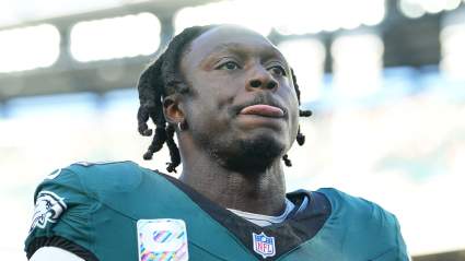 Las conversaciones de los Eagles sobre el posible traspaso de AJ Brown están causando un gran revuelo en la NFL.