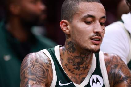 Los Milwaukee Bucks anuncian a Kyle Kuzma antes del partido contra los Magic