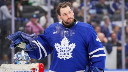 Un intercambio de fichajes muestra a los Maple Leafs intercambiando a Stolarz con un rival acalorado en una jugada intrigante