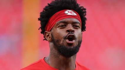 Los Chiefs renuevan contrato con el jugador favorito de los fanáticos para culminar el primer día de manipulación legal de agentes libres