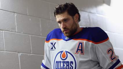 Los Oilers reciben una dura actualización sobre la lesión de Leon Draisaitl.