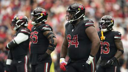 Los Chargers fichan a un liniero defensivo especialista en 20 capturas con un contrato de un año.