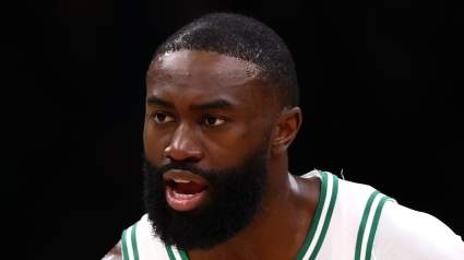 Jaylen Brown, de los Celtics, lanza un mensaje contundente tras una victoria histórica.